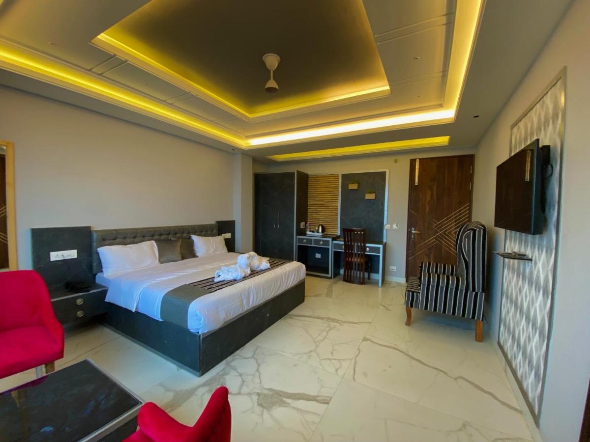Bed and Breakfast The Westberry 50Mtrs Offroading And 50 Mtrs Nature Path Shimla Exterior foto