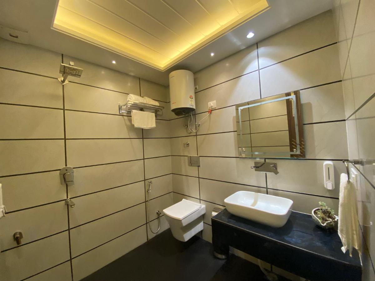Bed and Breakfast The Westberry 50Mtrs Offroading And 50 Mtrs Nature Path Shimla Exterior foto